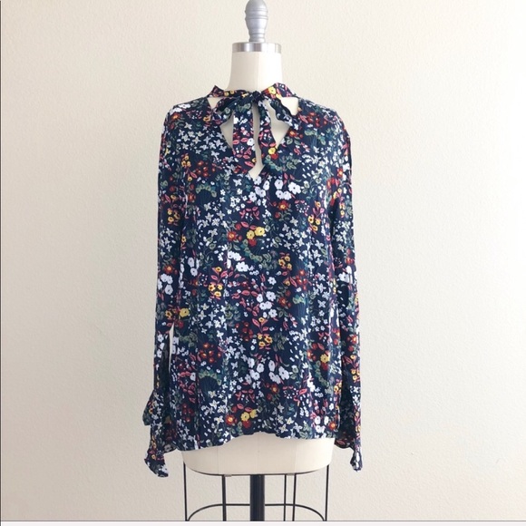 Navy Floral Tie Neck Blouse - Picture 4 of 6